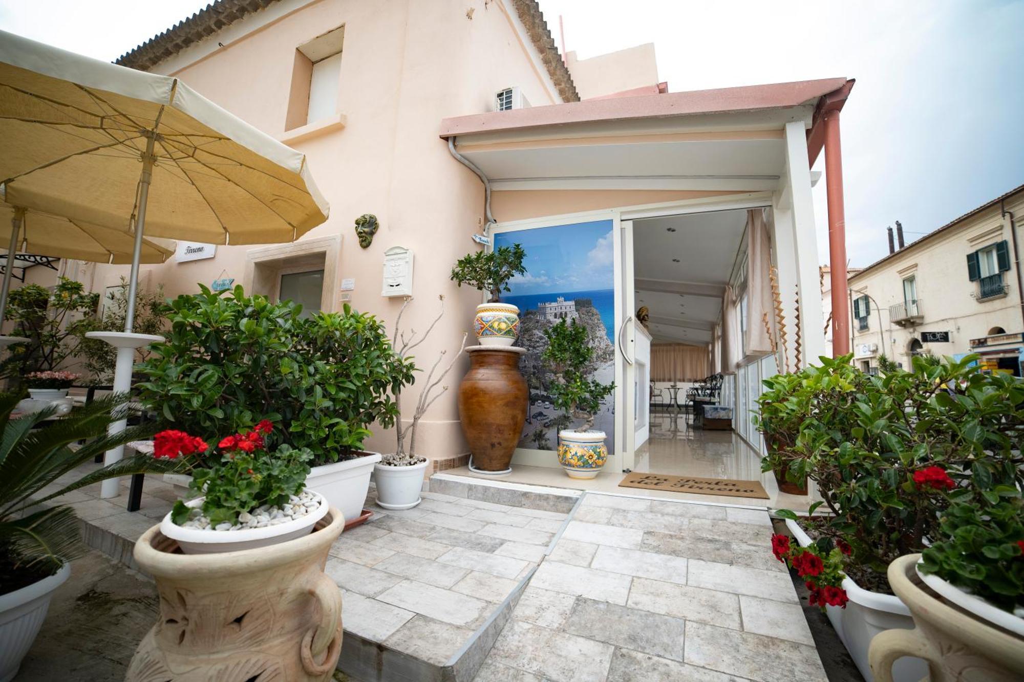 La Perla Del Tirreno Bed & Breakfast Tropea Eksteriør bilde